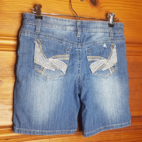 Mudd Distressed Mid Jean Shorts Juniors Size 3 - Picture 3 of 5